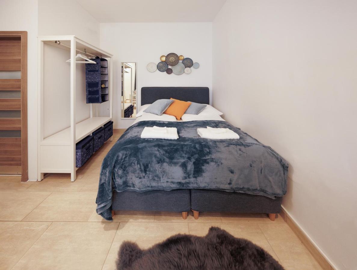 Cozy Market-square Retreat Located In The Heart Of The 10th District Appartement Wenen