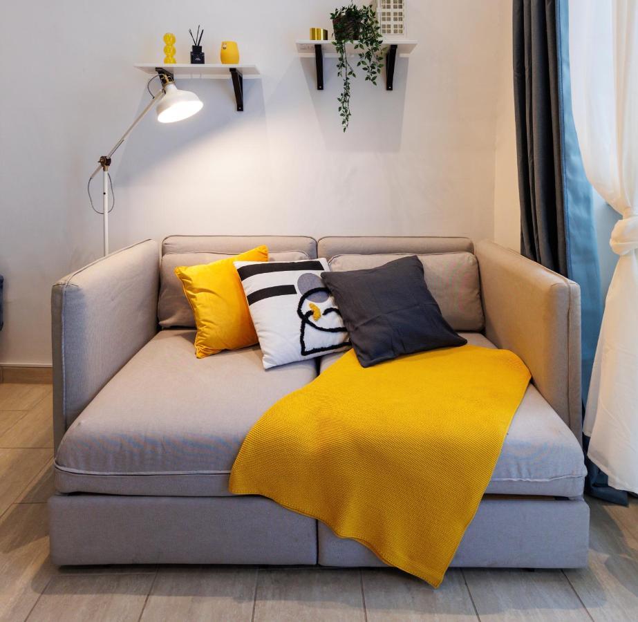 Cozy Market-square Retreat Located In The Heart Of The 10th District Appartement *